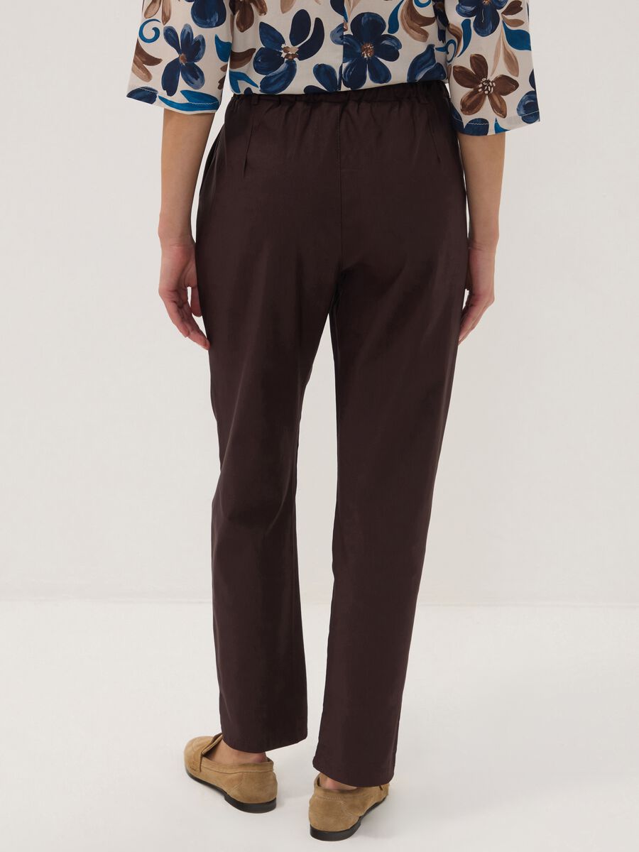 Dark brown regular-fit stretch viscose trousers_3