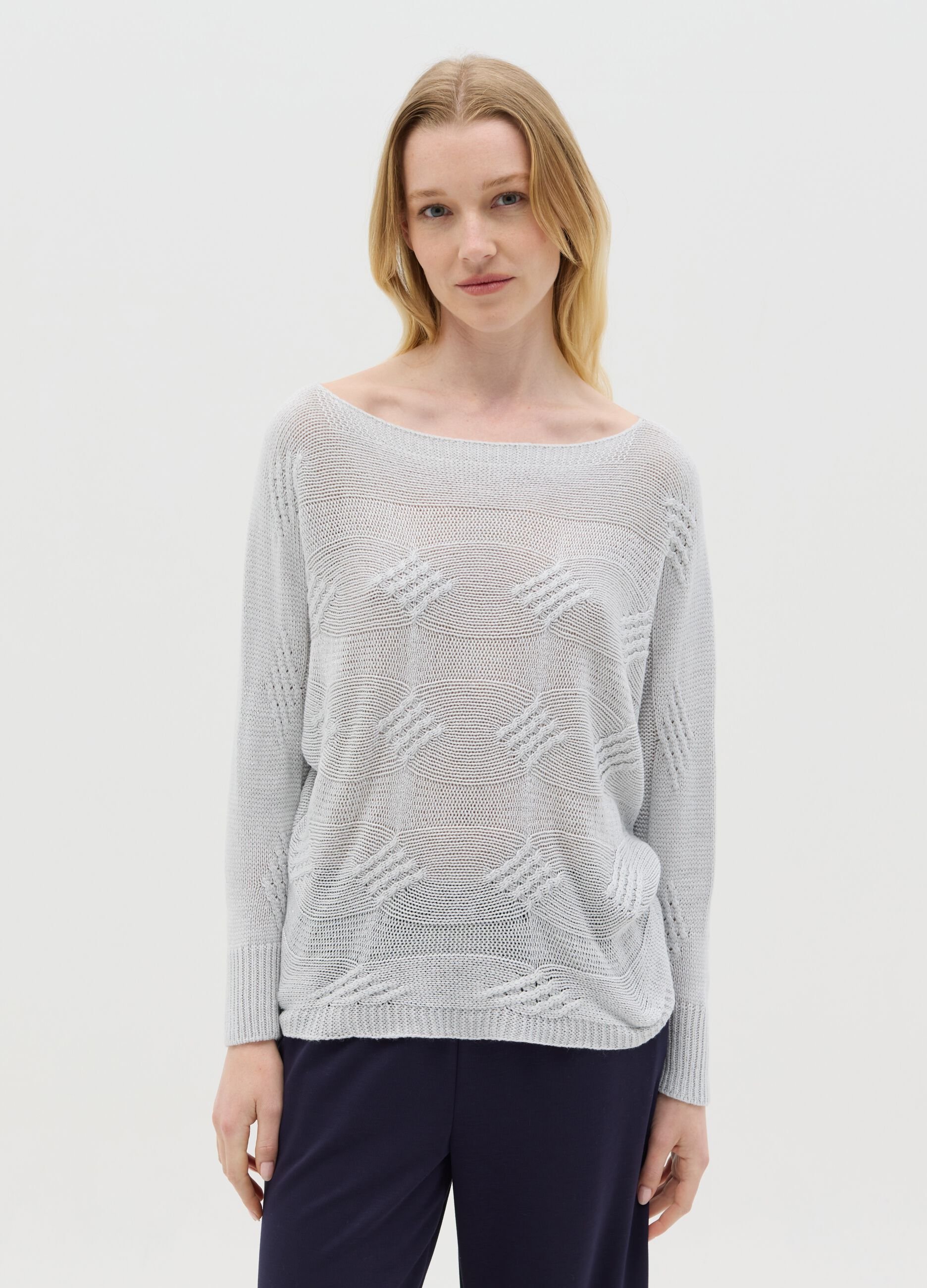 Grey long-sleeved top with design