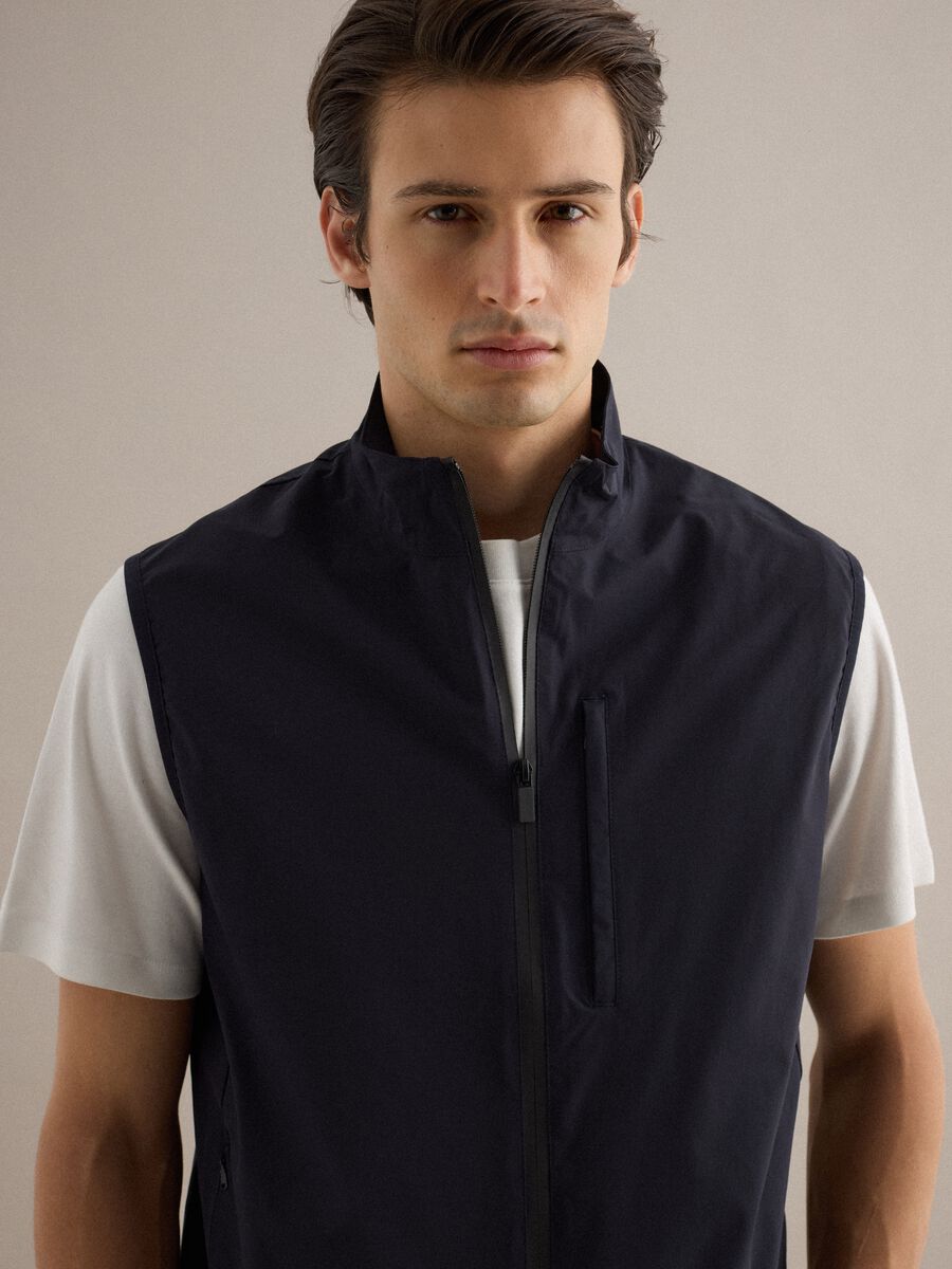 Ultra-light blue regular fit gilet with full zip_3