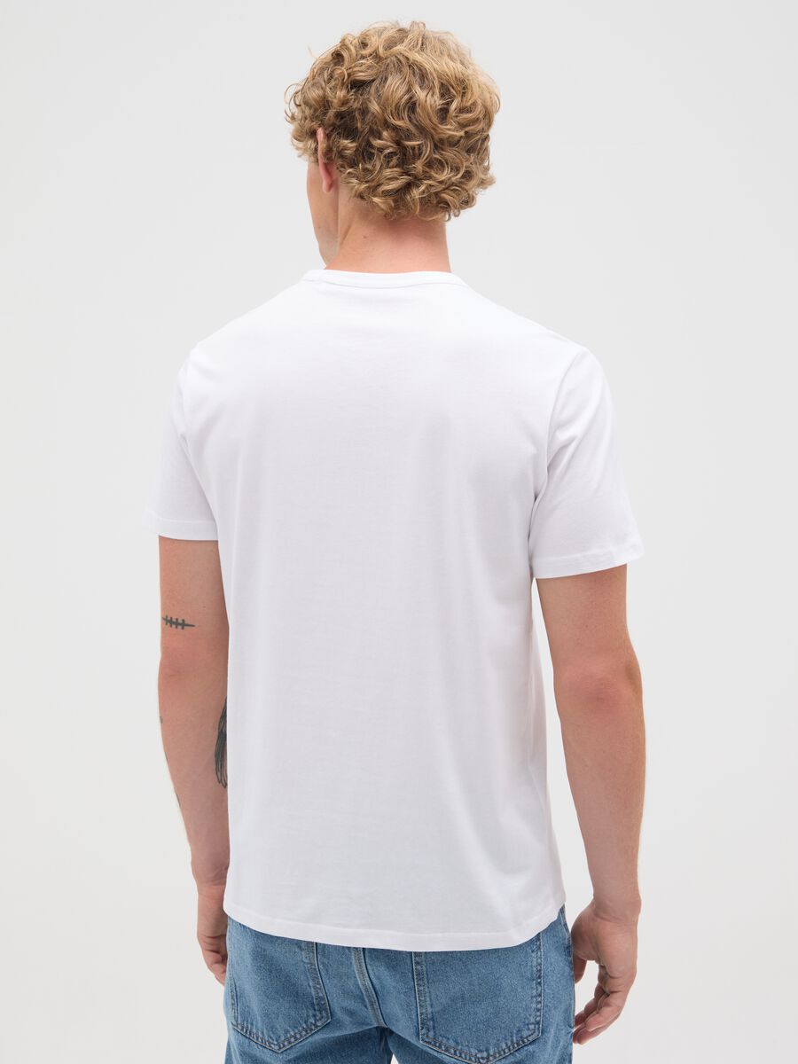 Men's white regular fit pure cotton T-shirt with print_3