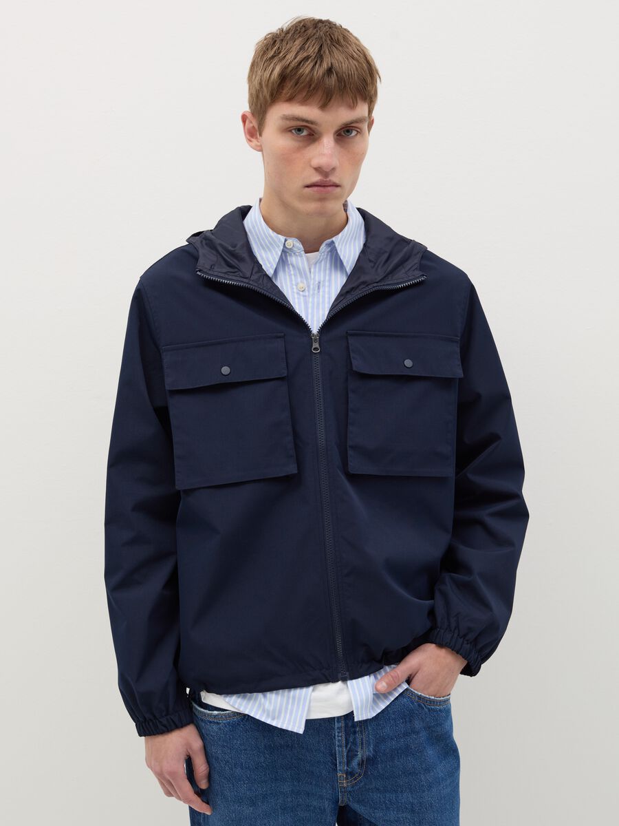 Short full-zip jacket with hood_0
