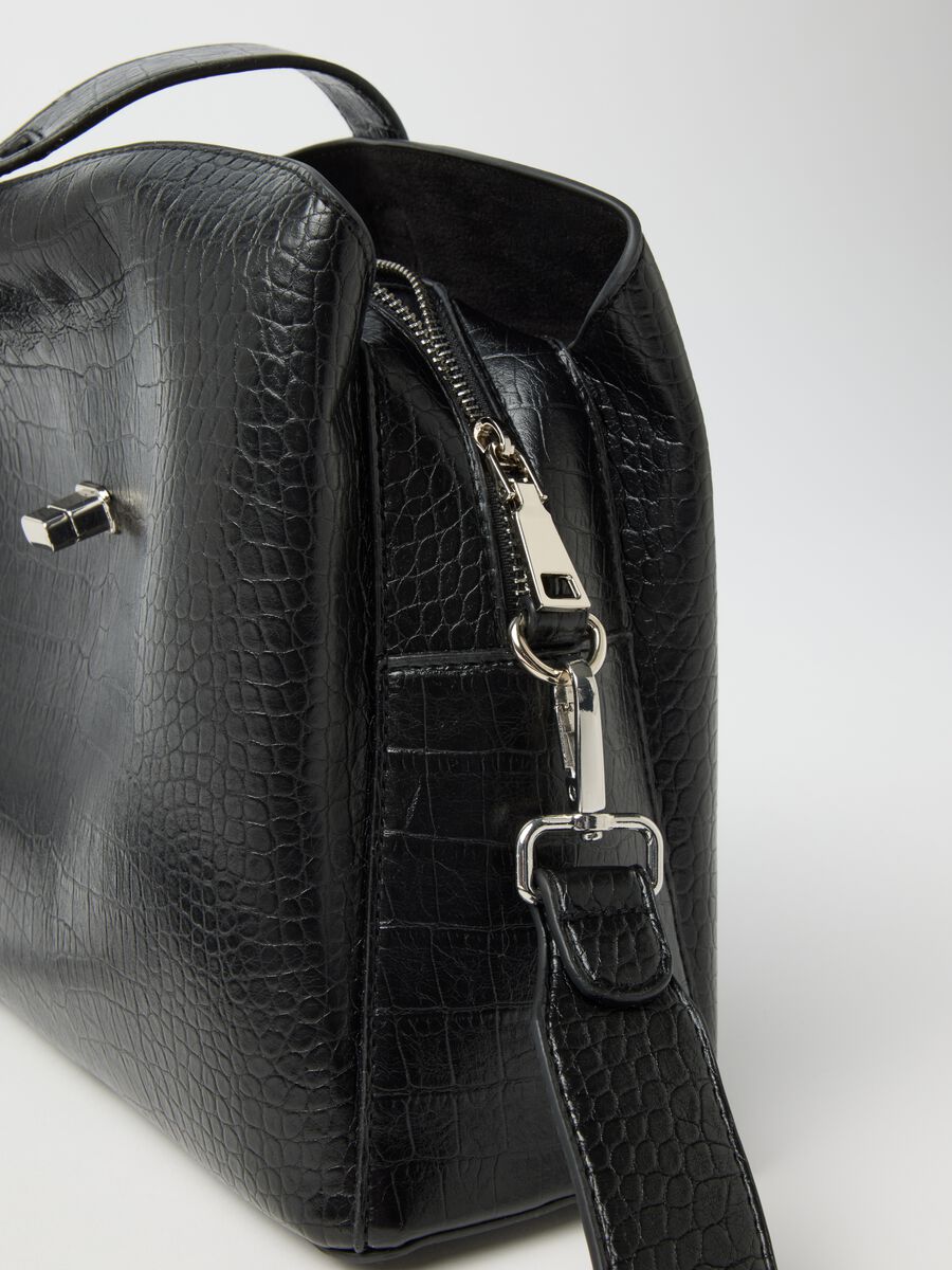Black shoulder bag with crocodile print_2