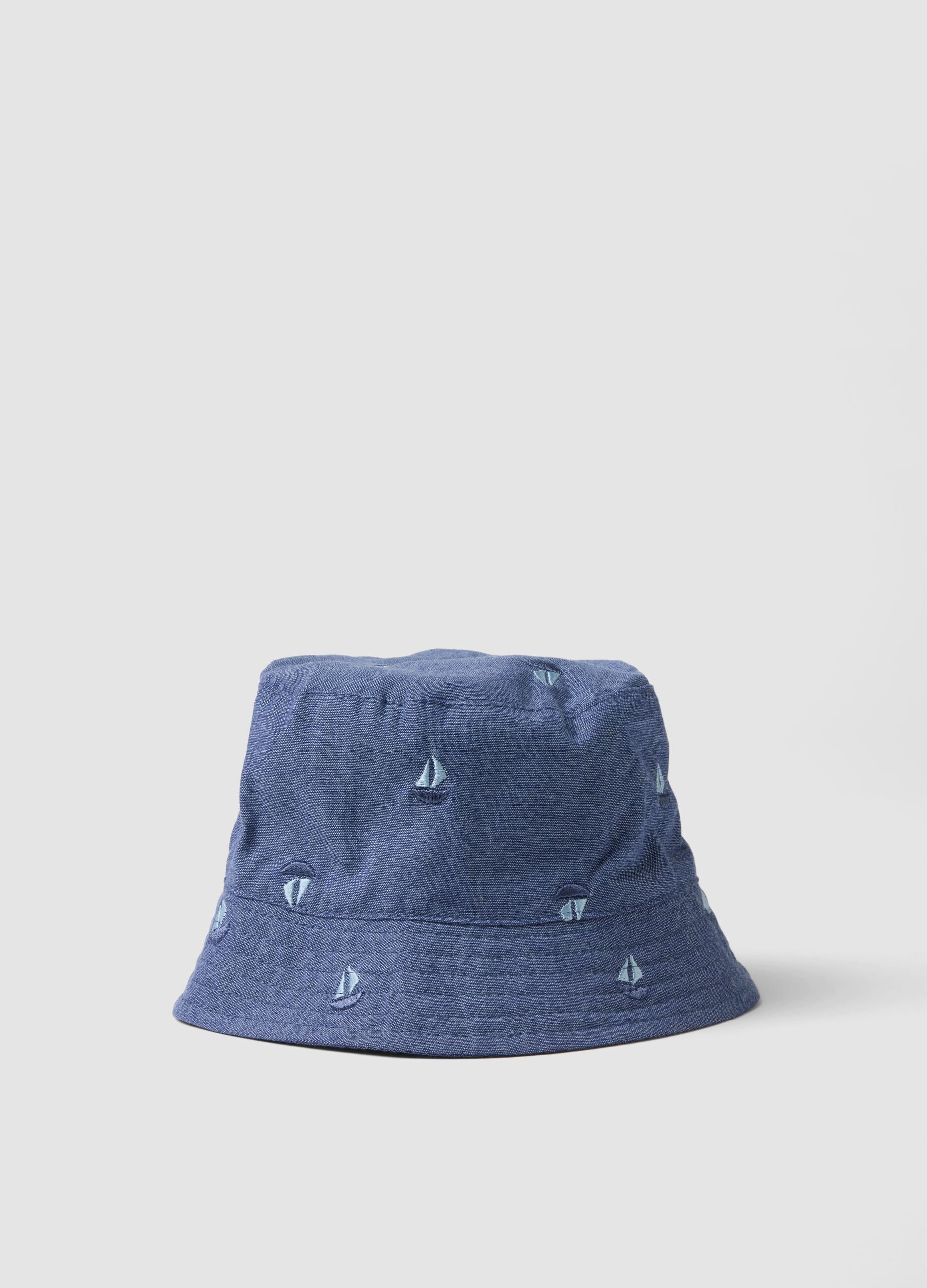 Cappello a secchiello in puro cotone blu da bimbo con barchette