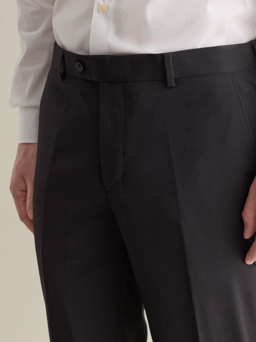 Elegant slim-fit trousers_2