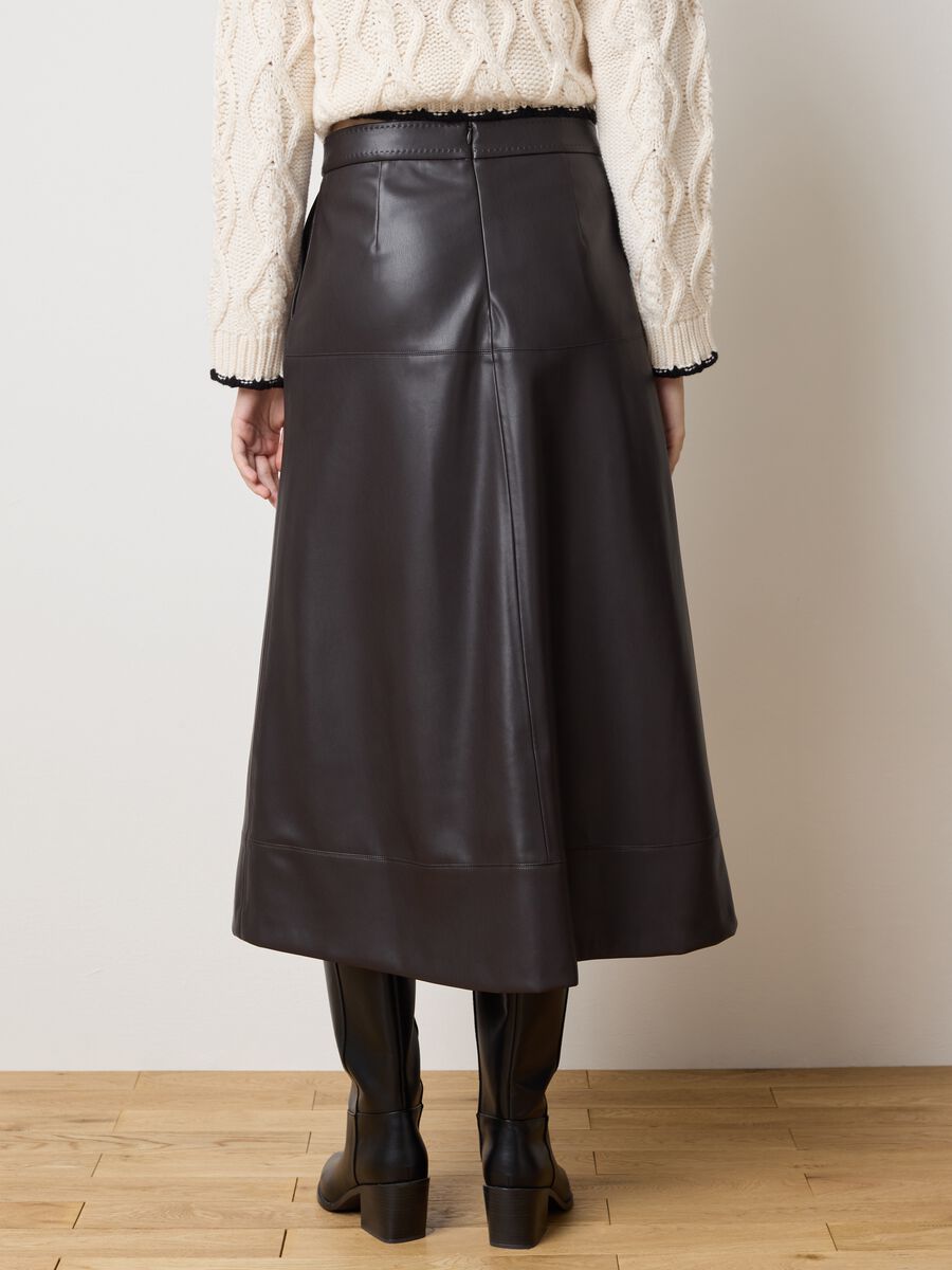 Gonna lunga marrone con tasche laterali_2