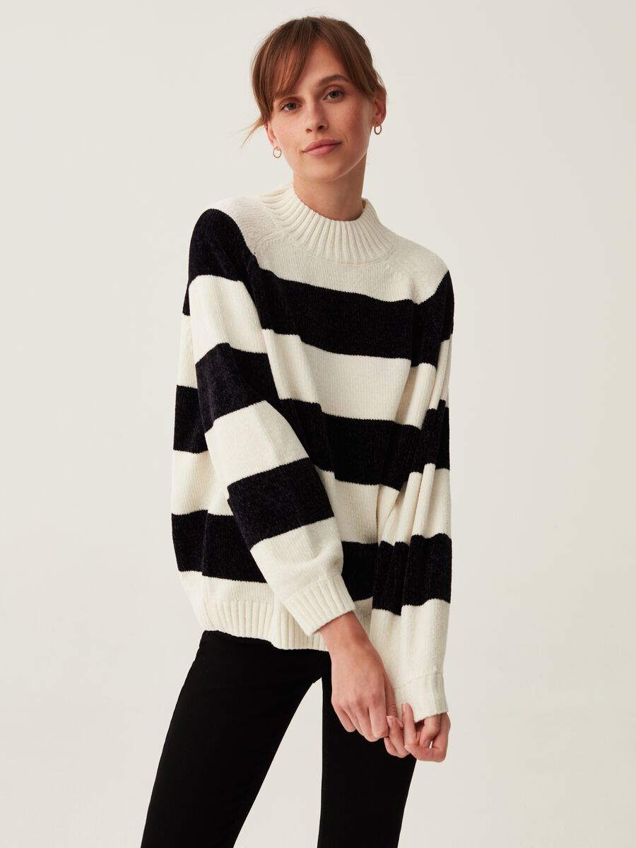 Pullover in ciniglia a righe mock neck_0
