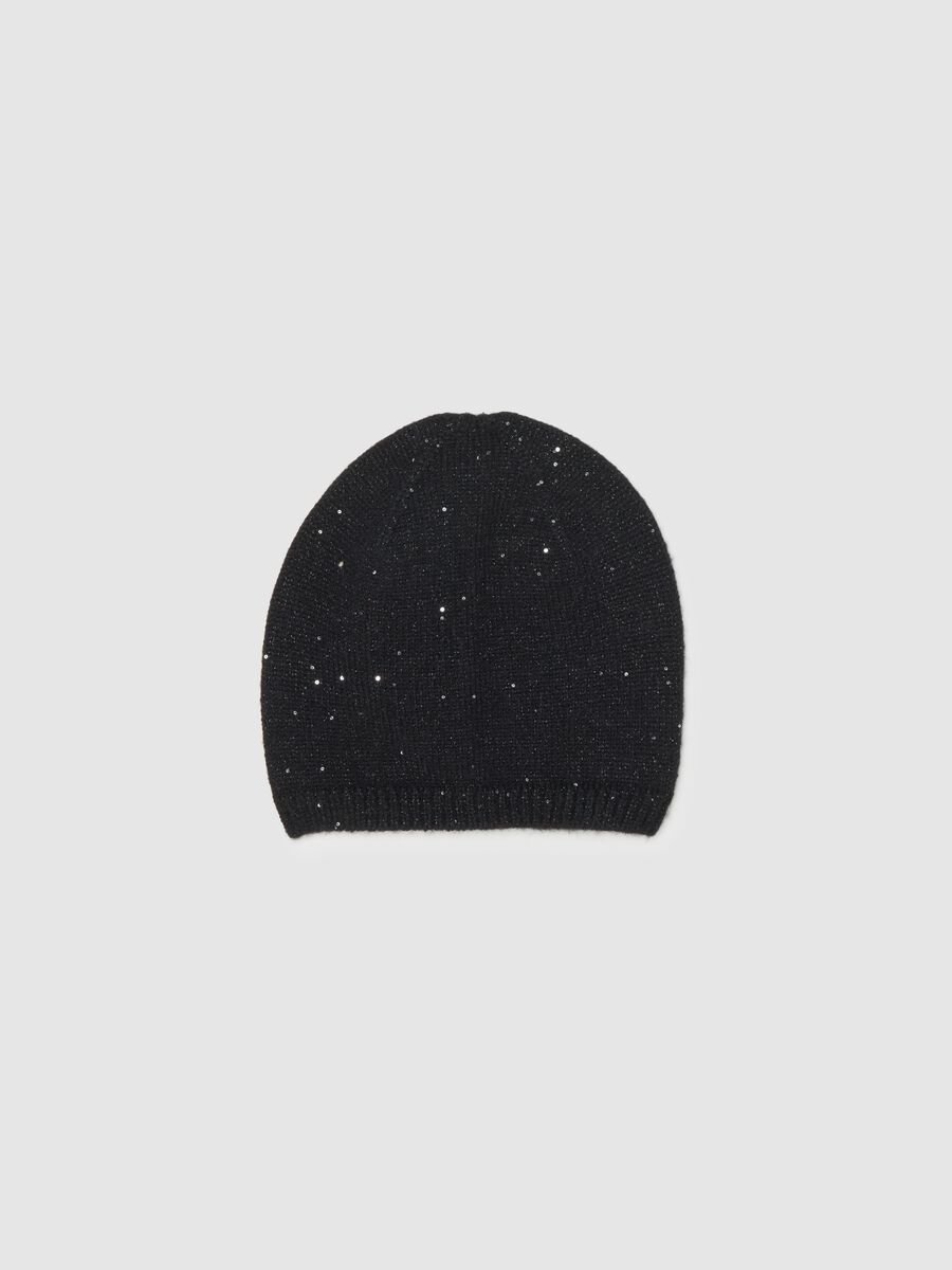 Black beanie hat with sparkling details_0