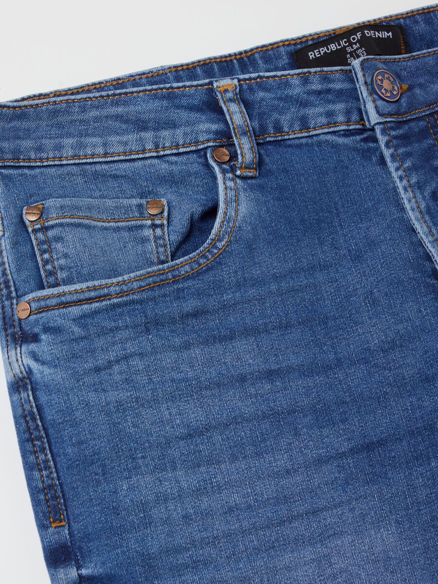 Slim-fit jeans with fading_5