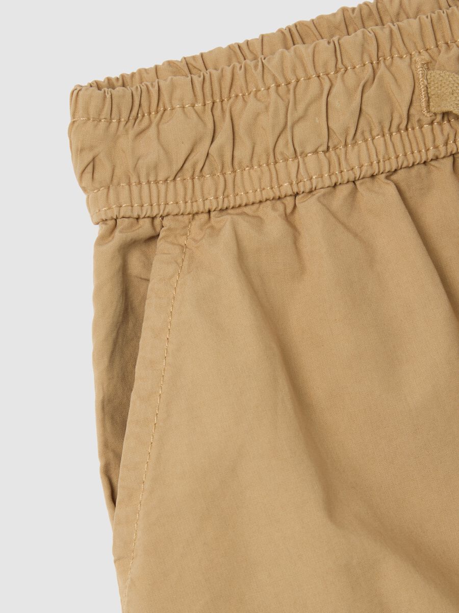 Kids' beige cotton regular fit shorts with pockets_2