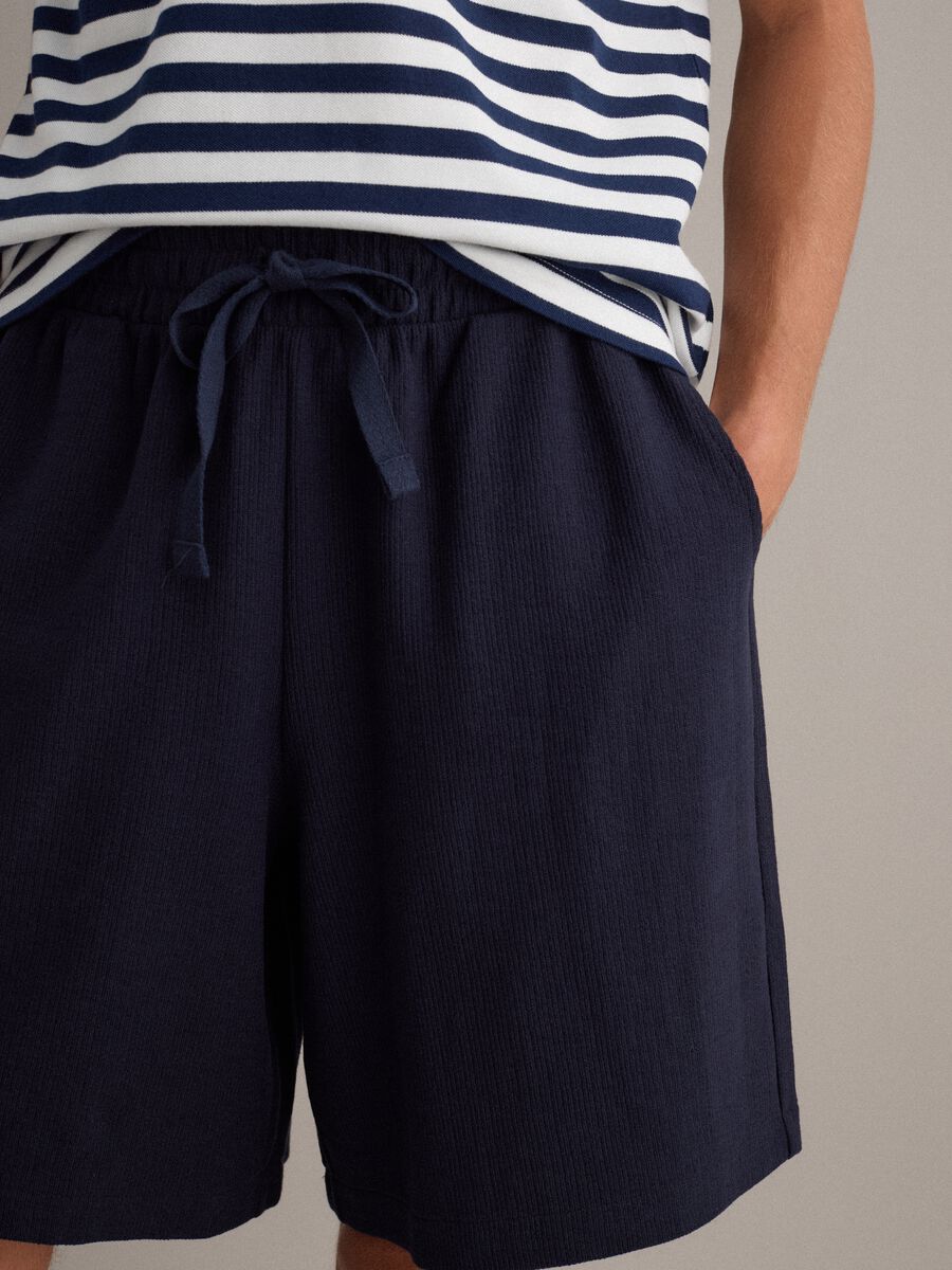 Shorts jogger blu in misto cotone con coulisse relaxed fit_3