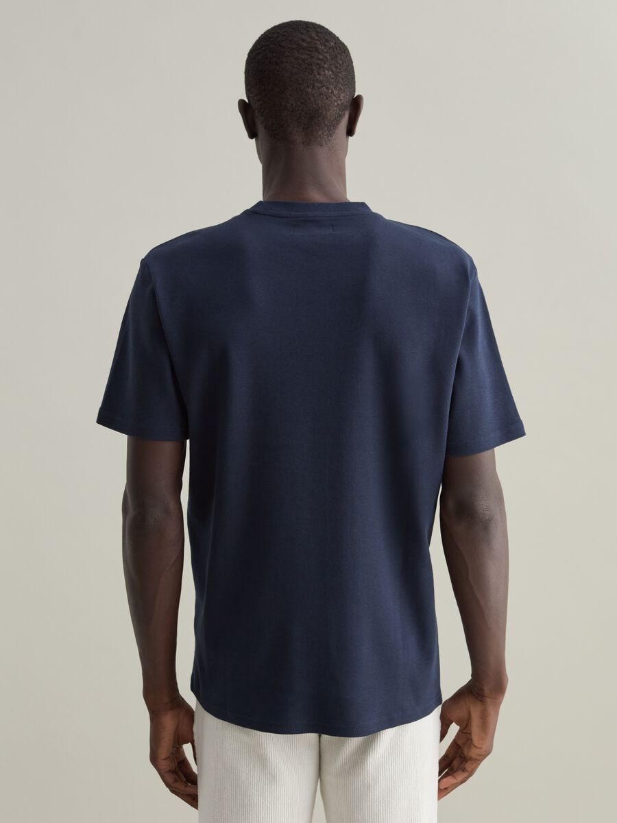 T-shirt girocollo in cotone Contemporary_3