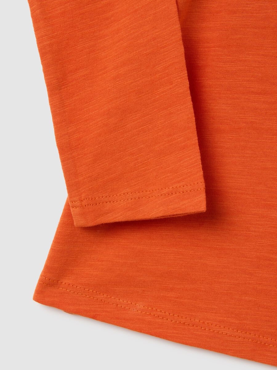 T-shirt arancione a maniche lunghe con applicazioni_3