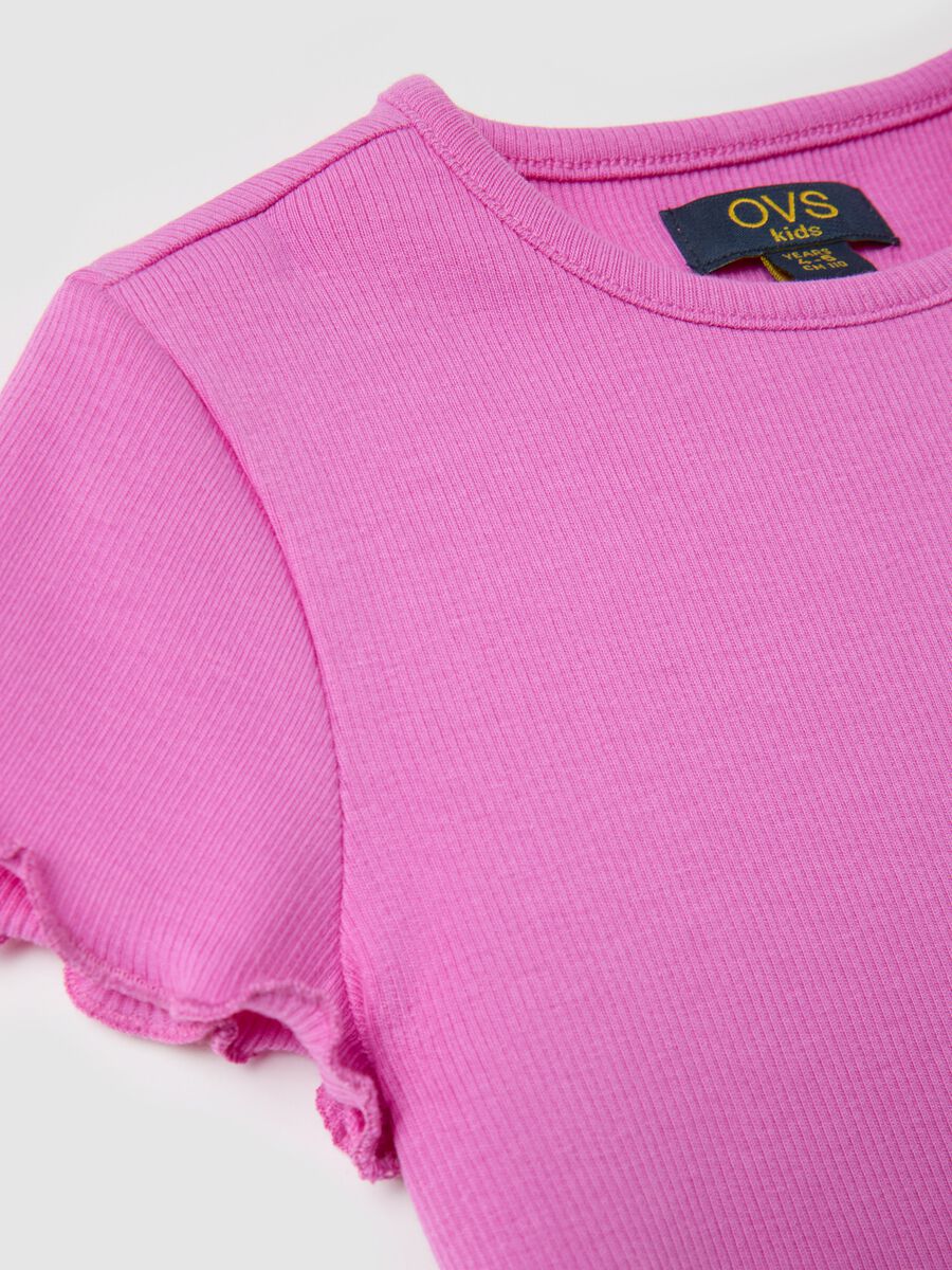 Fuchsia ribbed T-shirt with wavy edging_2