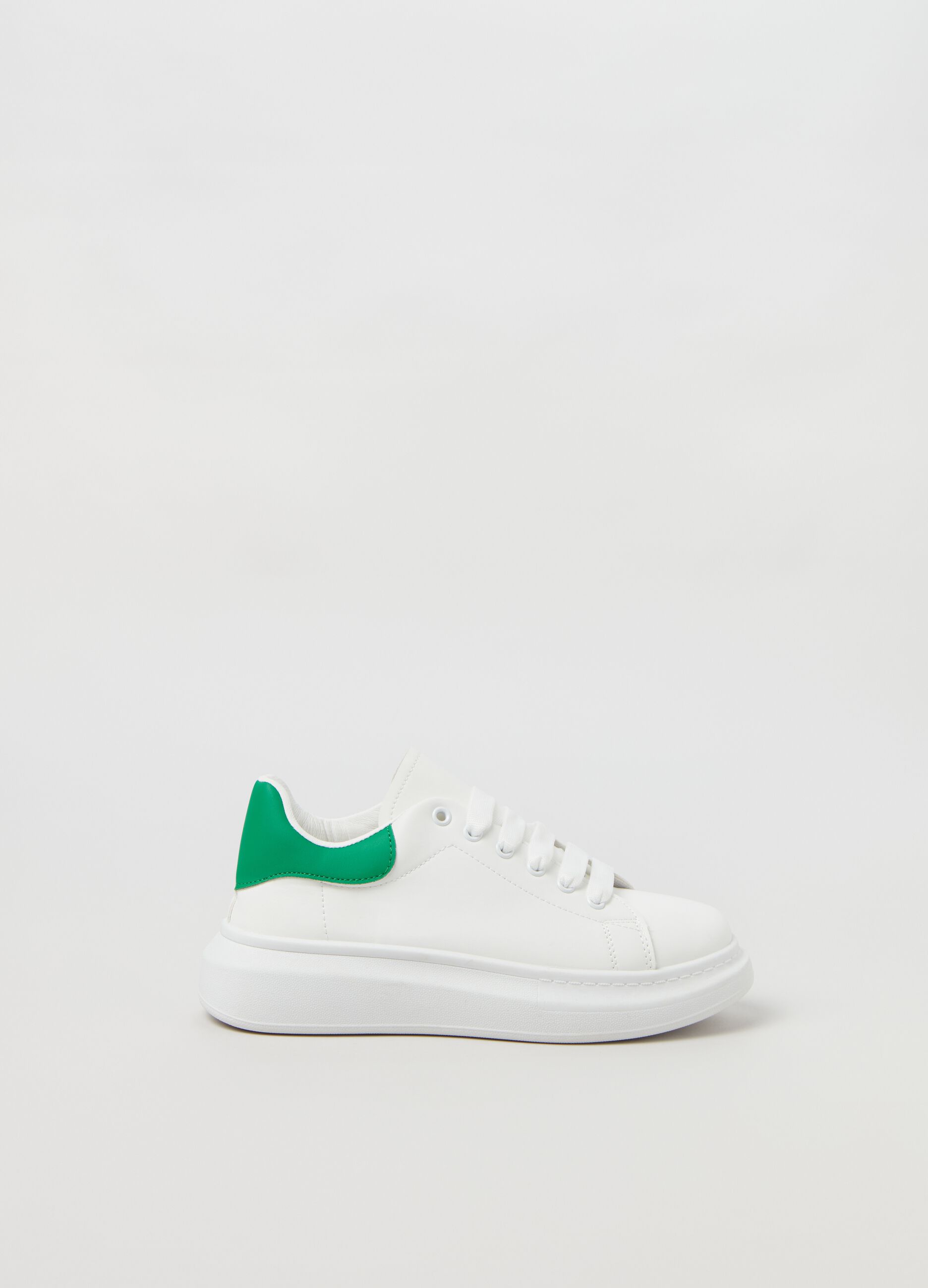 Sneakers con tallone a contrasto suola spessa_0
