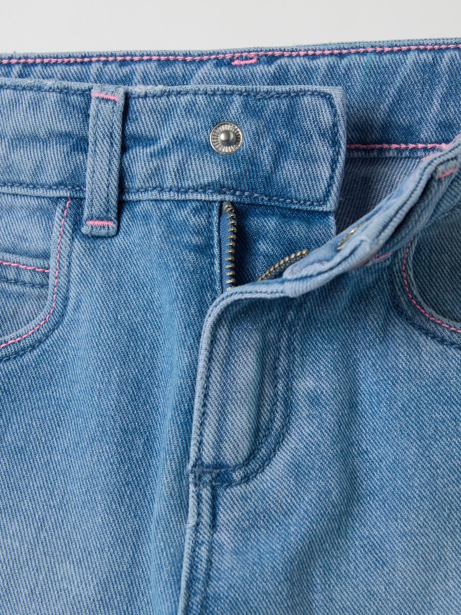 Flare-fit jeans with five pockets and Minnie Mouse embroidery_2
