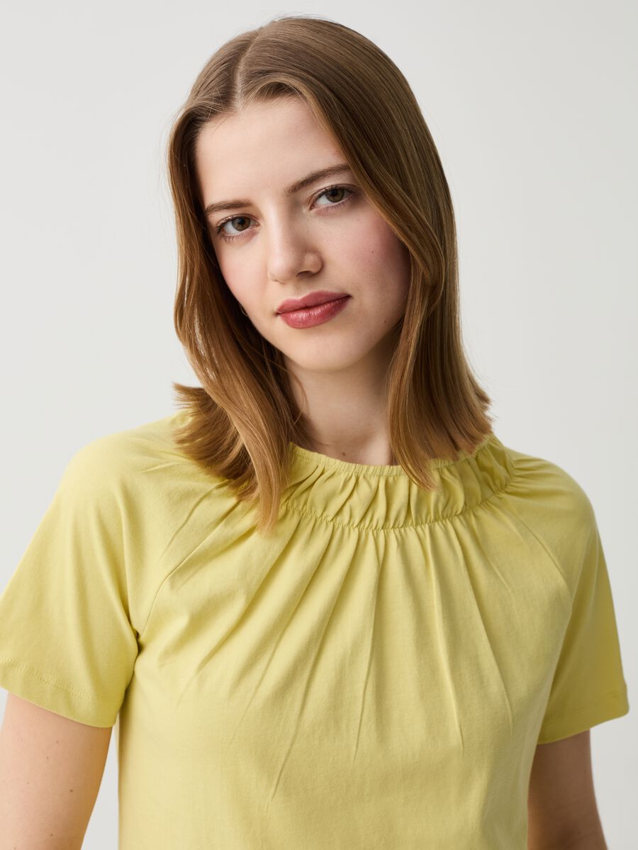 Mock-neck T-shirt with pleating_0