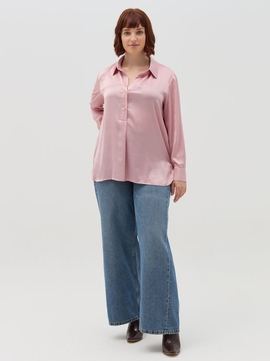 Curvy shirt in satin_1