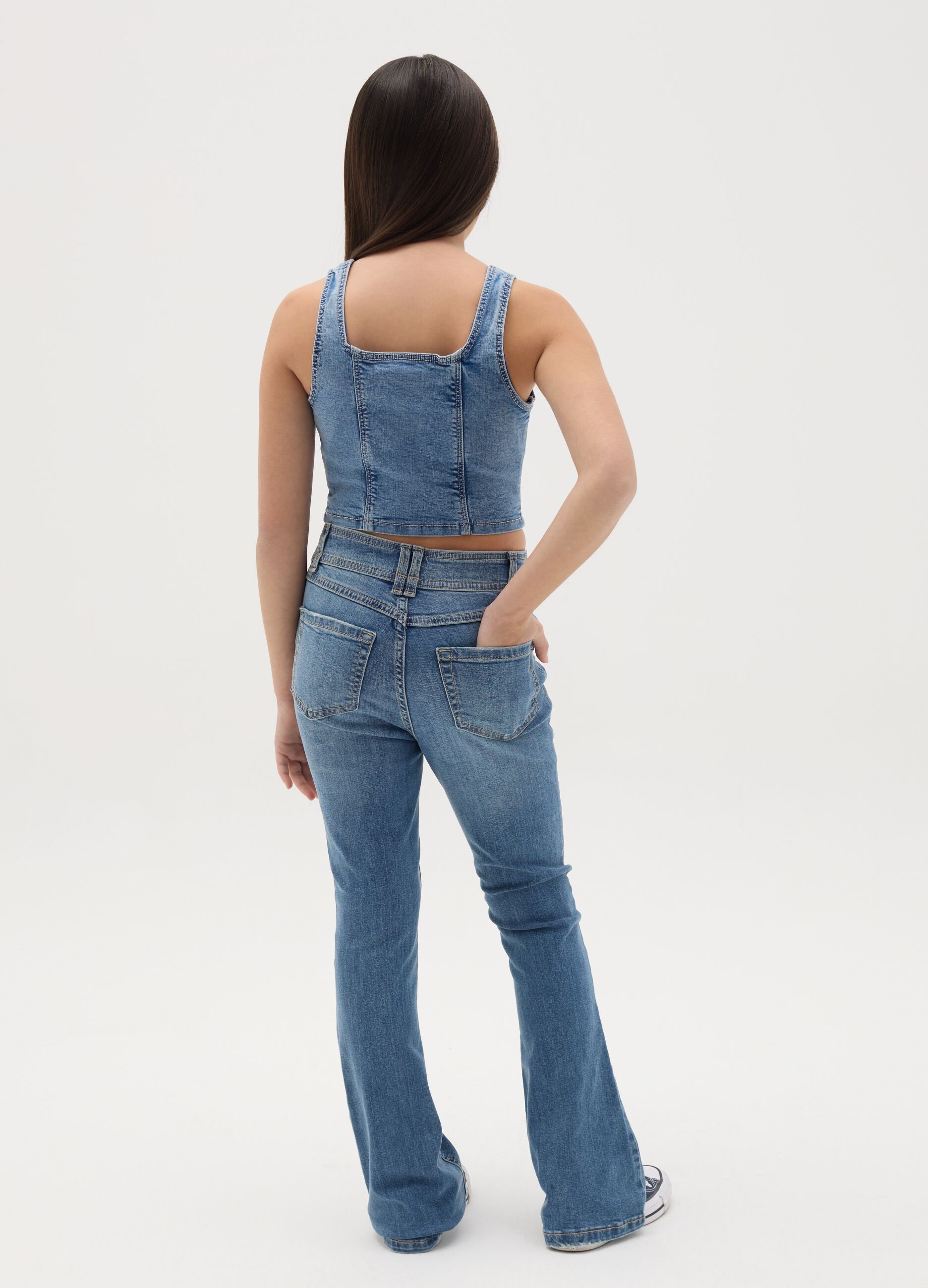 Jeans bootcut con tasche 