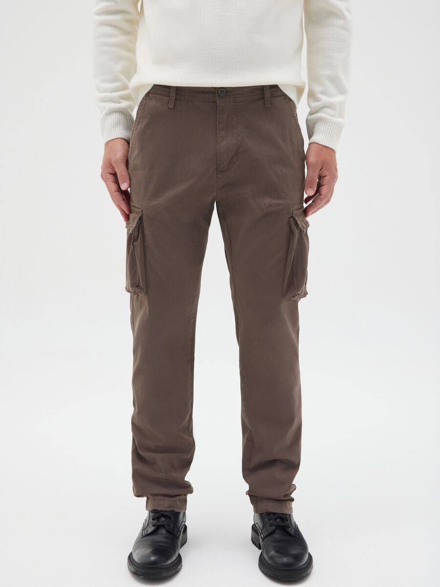Pantaloni cargo marroni in cotone elasticizzato slim fit_2