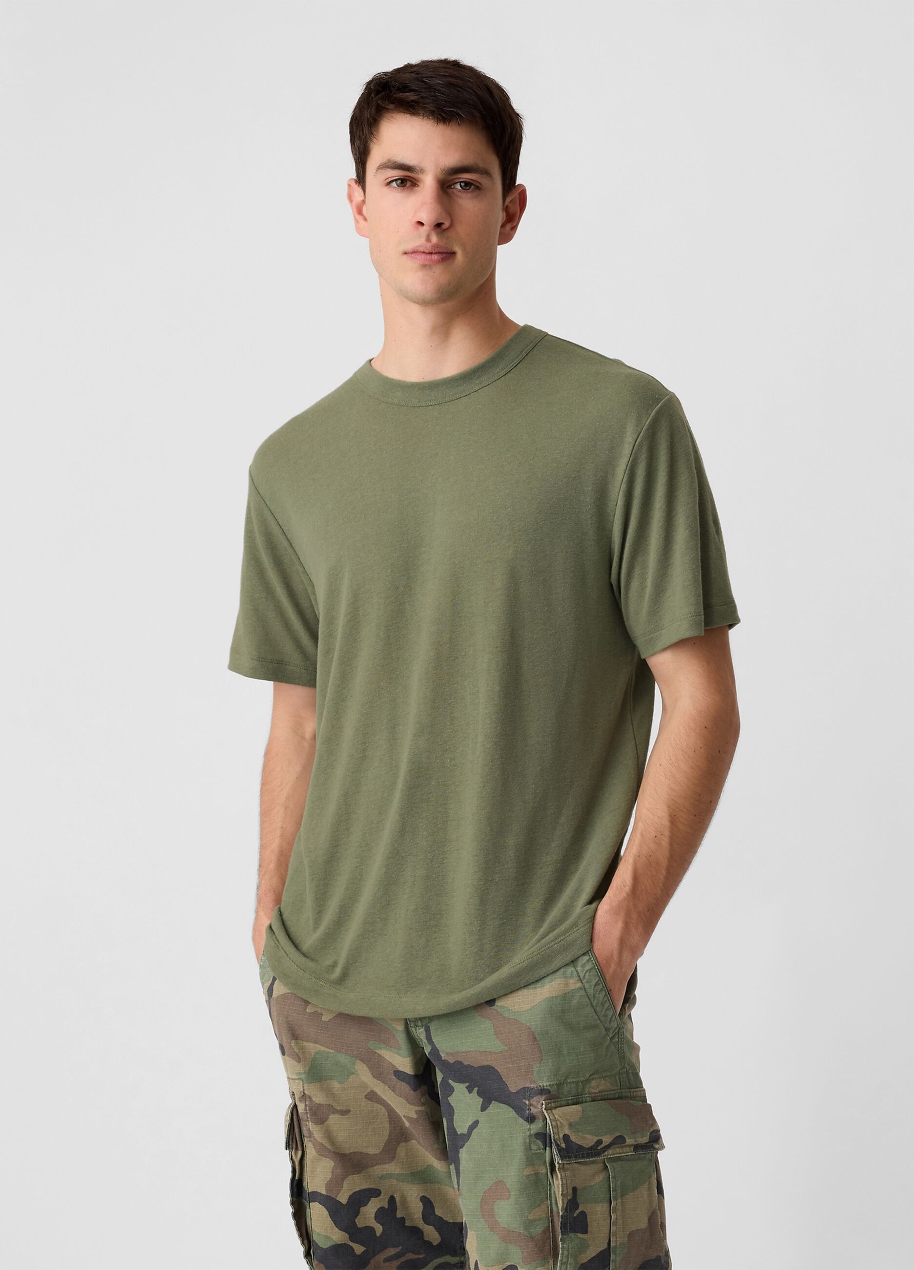 T-shirt with round neck in linen blend