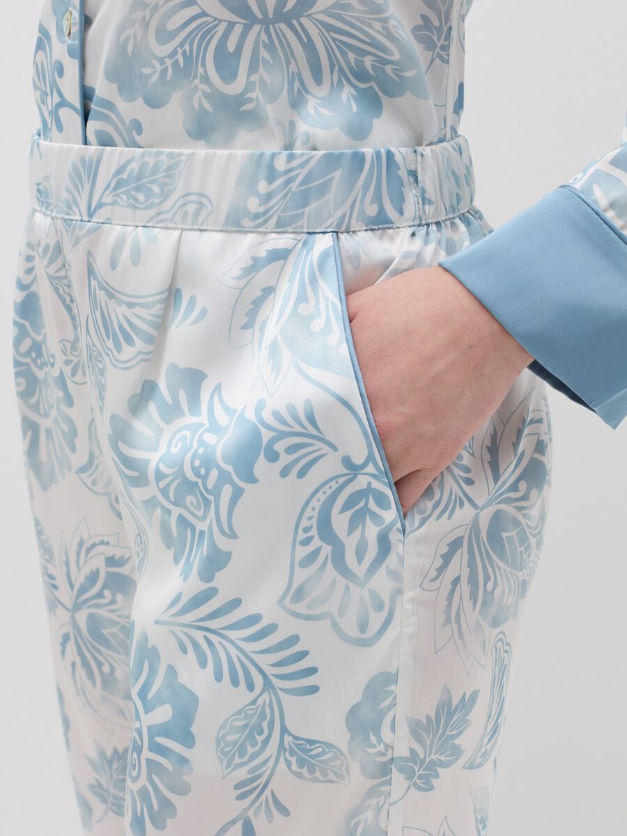 Pyjama trousers in floral satin_2