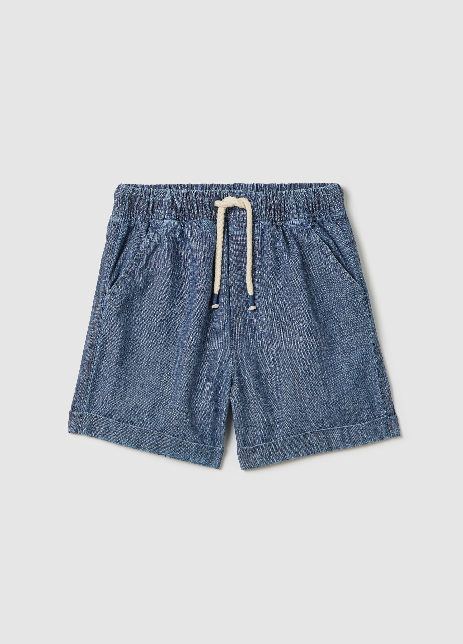 Stretch shorts in 100% cotton