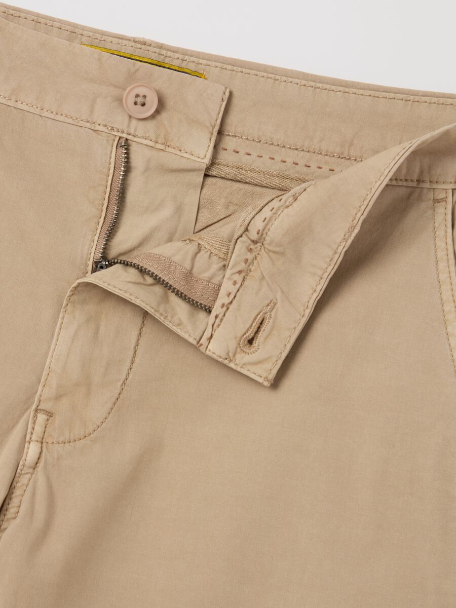 Chino trousers in poplin_5
