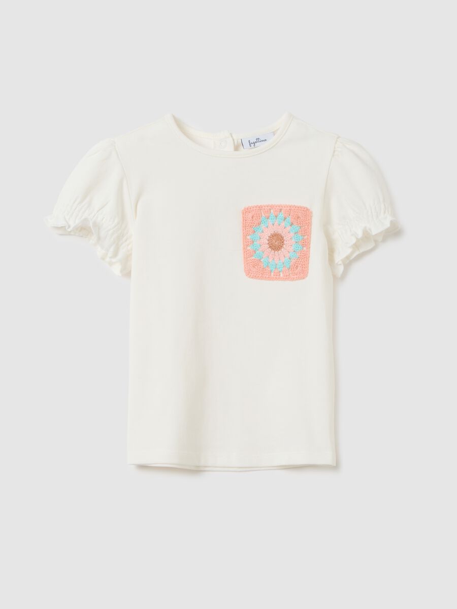 T-shirt da neonata in cotone bianco regular fit con crochet_0