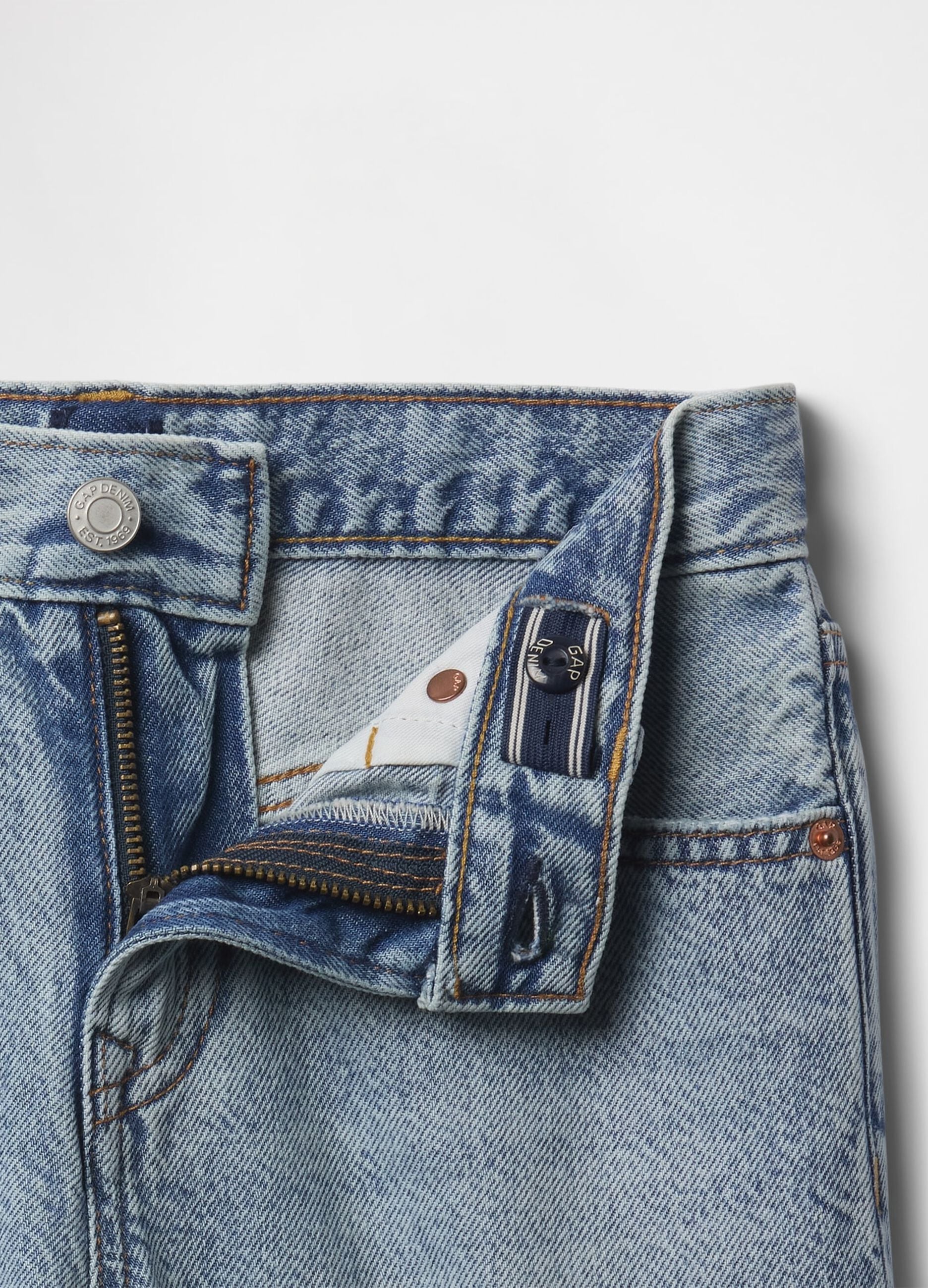 Denim shorts in a cotton and lyocell blend