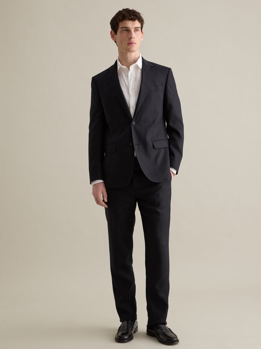 Contemporary regular-fit trousers in linen_0