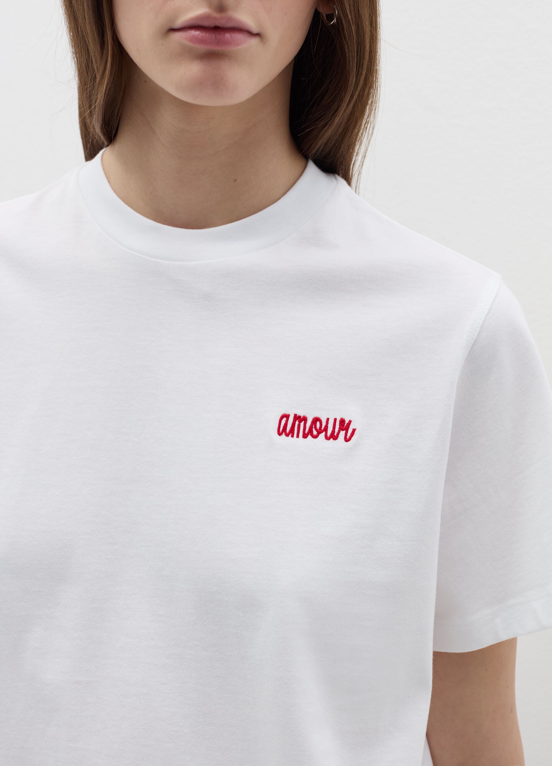 T-shirt in cotone con ricamo