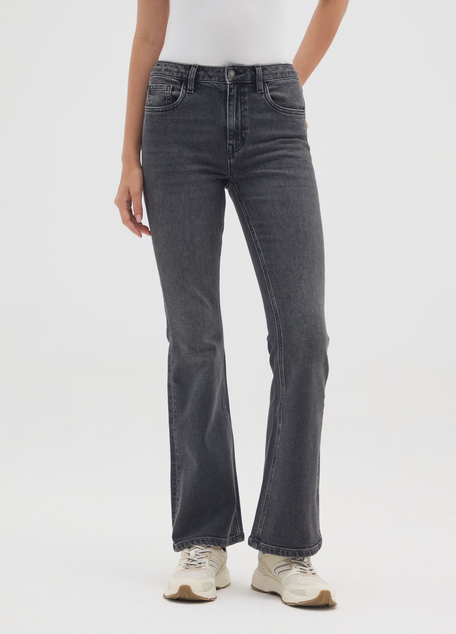 Jeans in cotone elasticizzato grigio flare