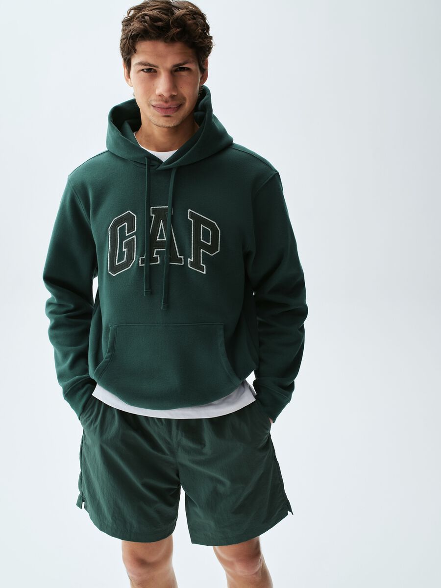 Felpa con cappuccio e logo GAP in misto cotone_0