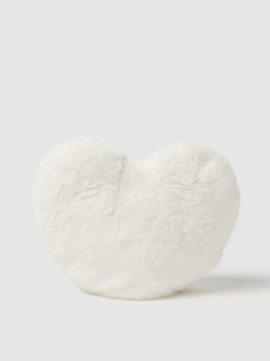 White decorative cushion_0