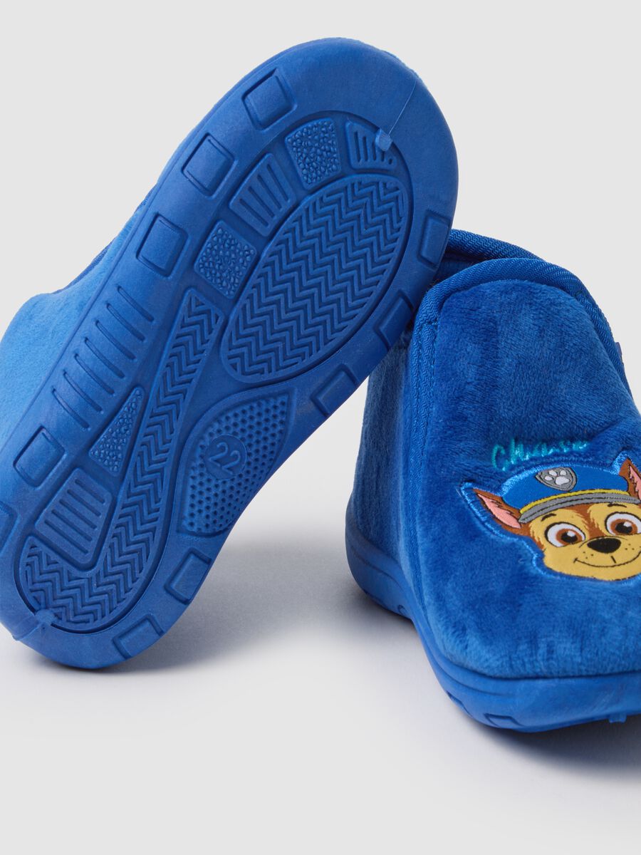 Blue newborn shoes with embroidery and zip closure_2