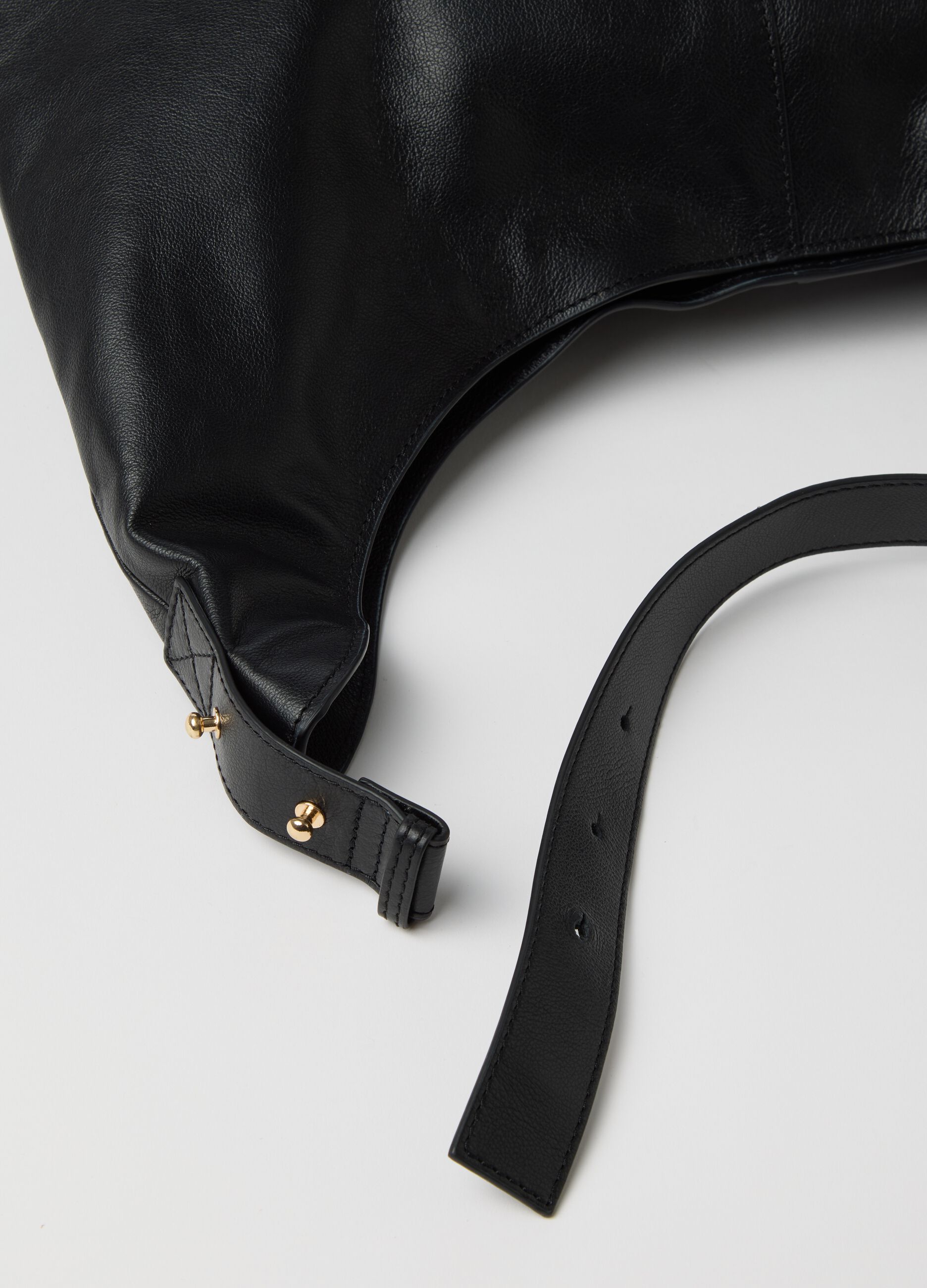 Hobo bag in leather