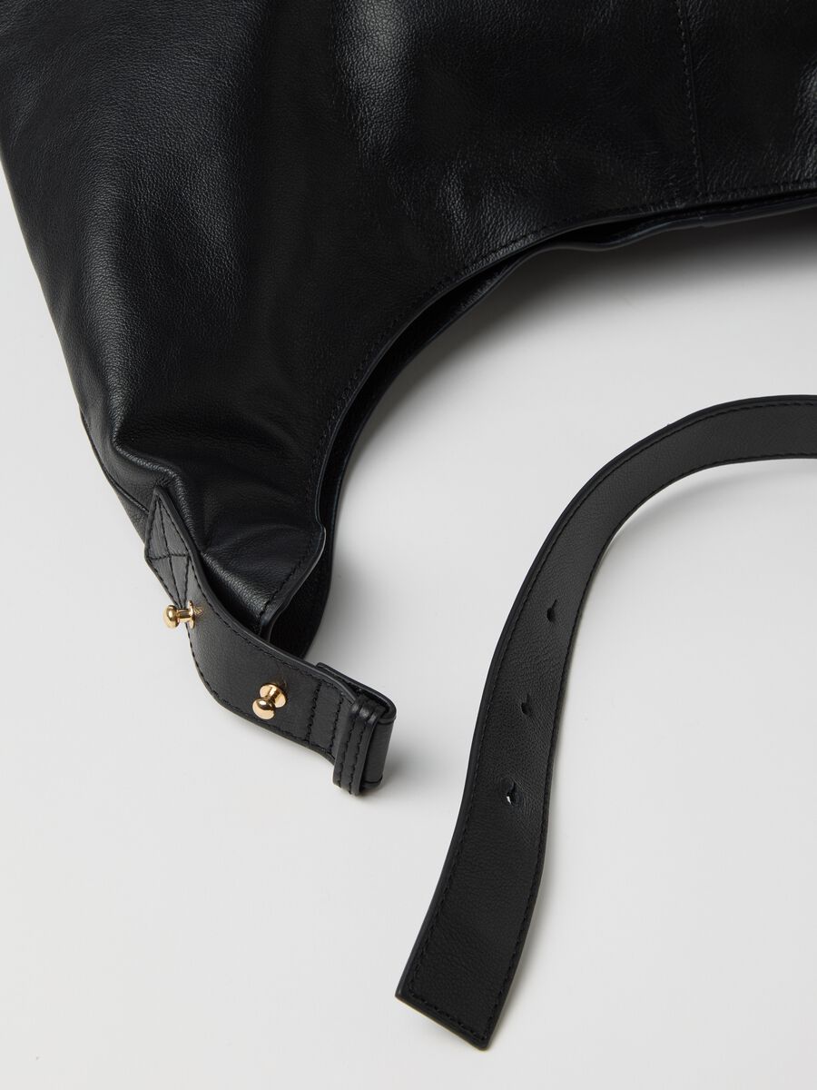 Hobo bag in leather_1