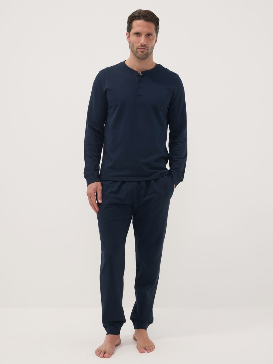 Pigiama blu in puro cotone con scollo serafino_0