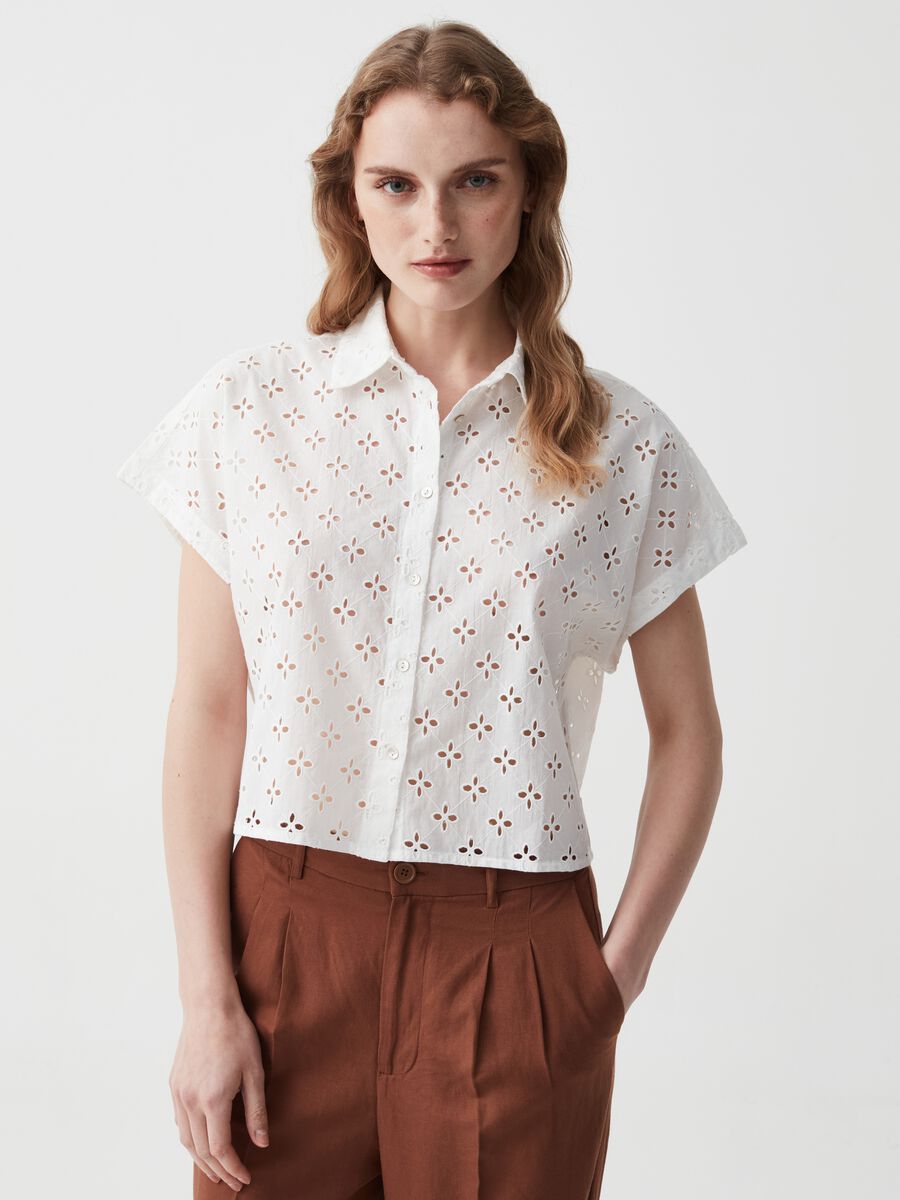 Broderie anglaise shirt with short sleeves_0