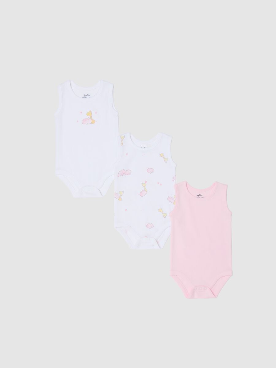 Three-pack white and pink sleeveless bodysuits in organic cotton with print_0