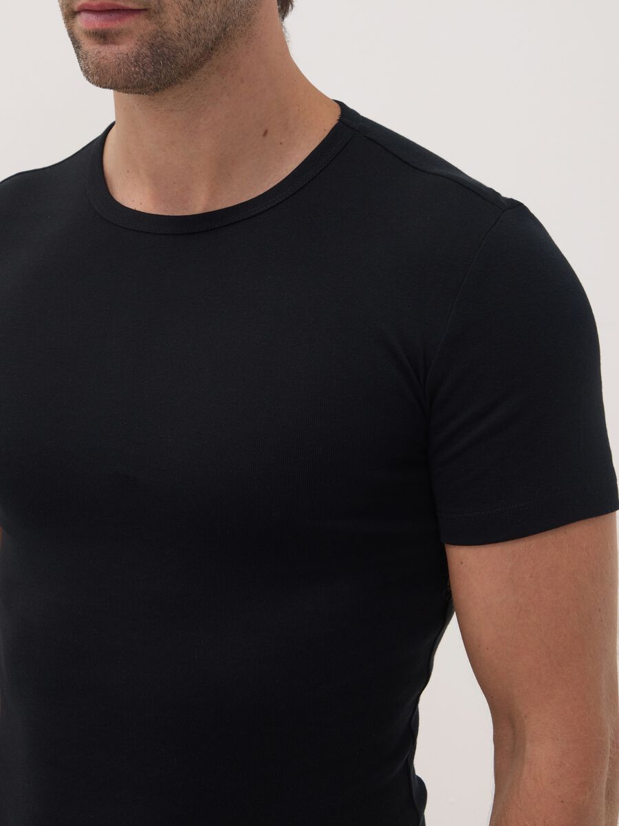2-pack black crew-neck T-shirts in pure organic cotton, regular fit_2