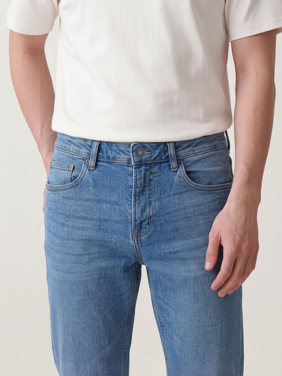 Light blue stretch cotton comfort-fit jeans_2