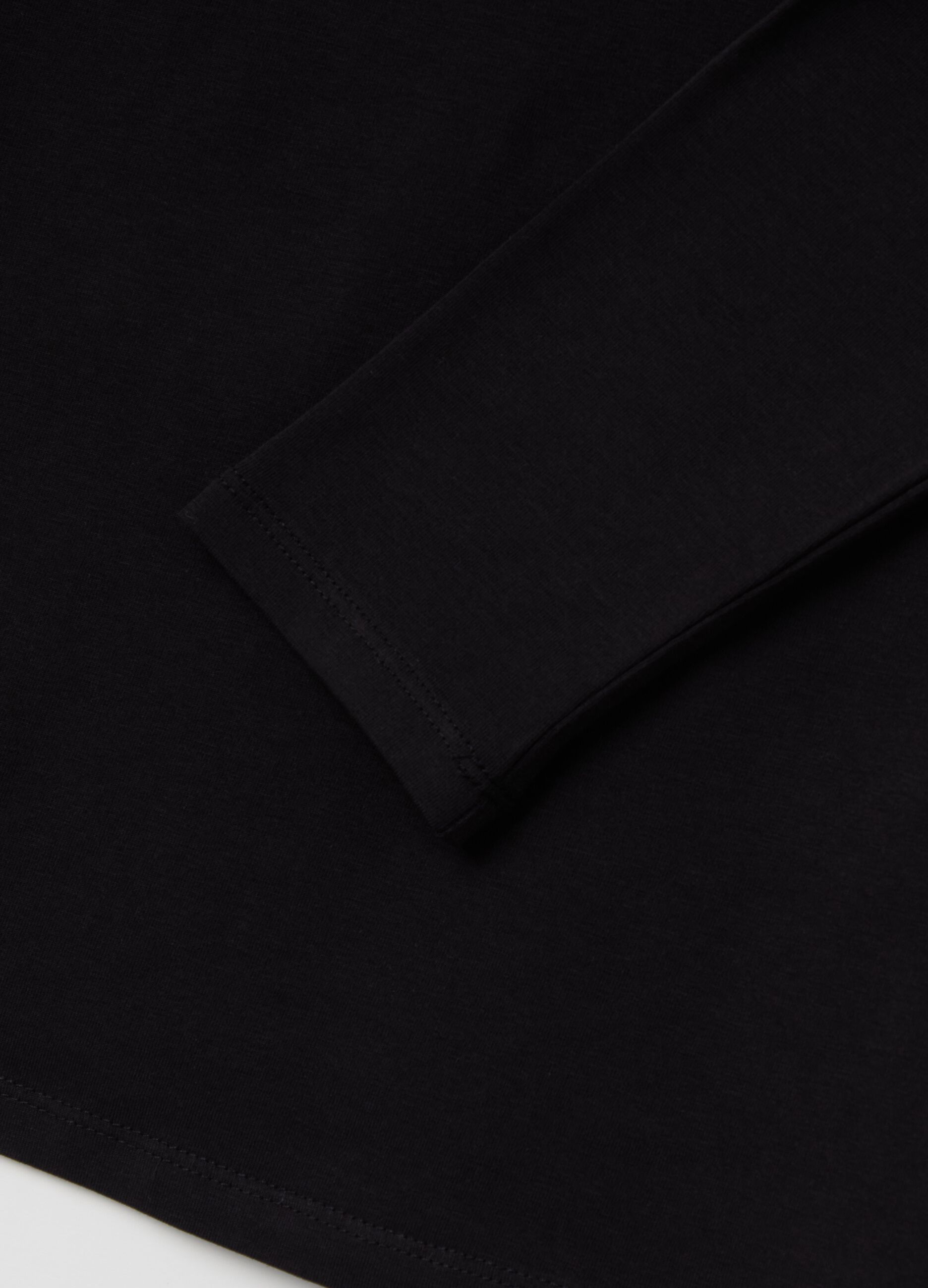 T-shirt a maniche lunghe con scollo rotondo