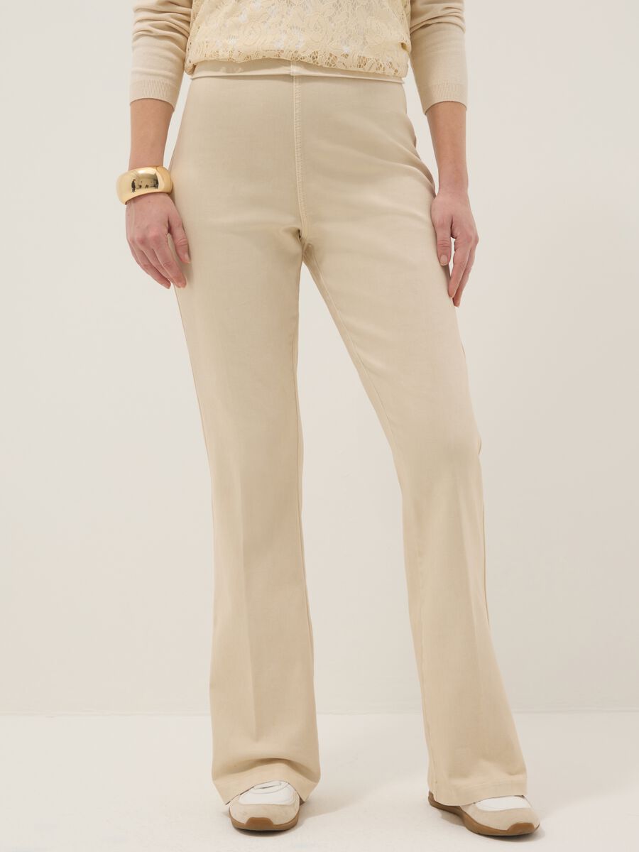 Pantaloni flare premaman beige in cotone elasticizzato_1