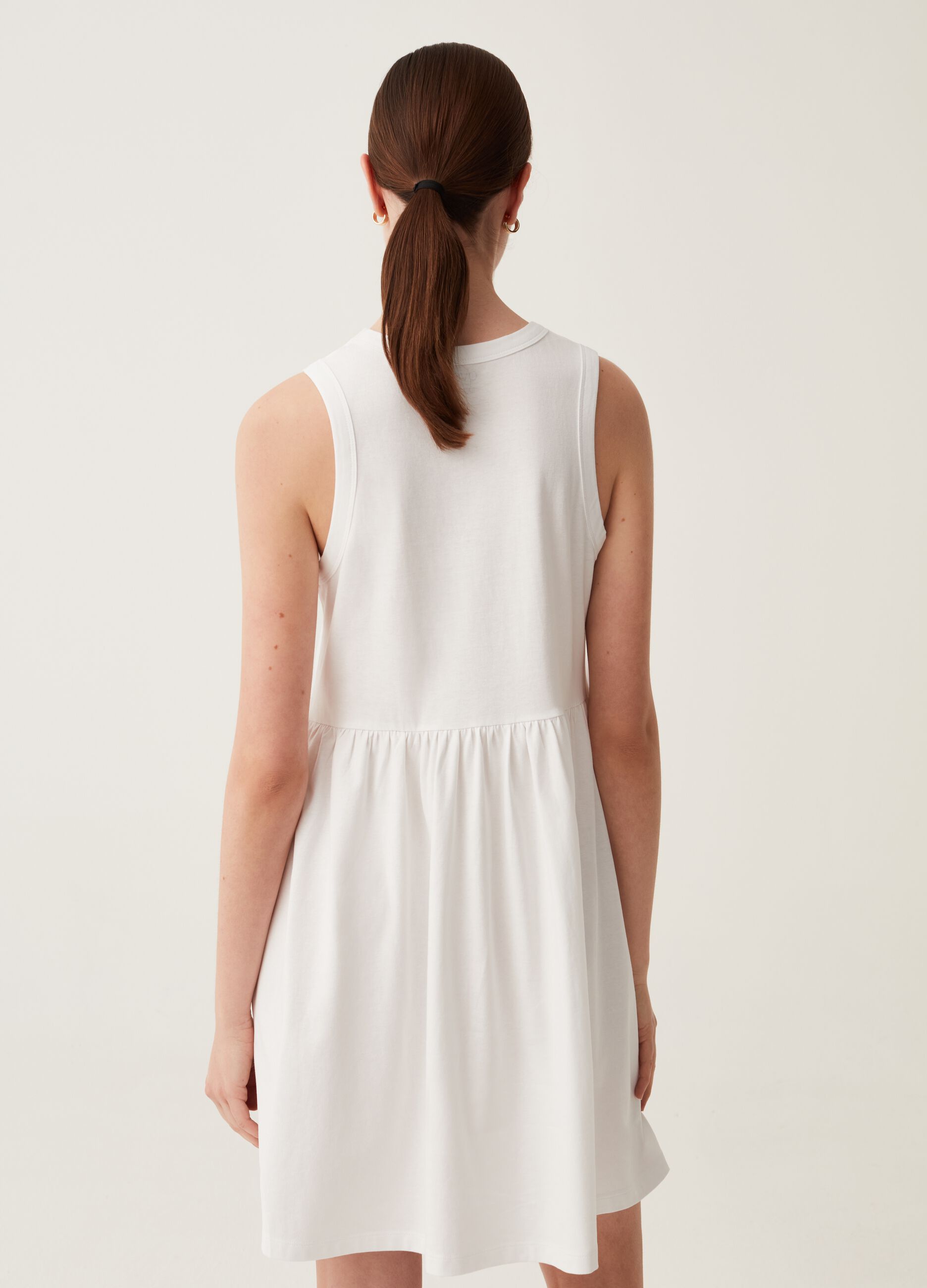 Short sleeveless dress in cotton