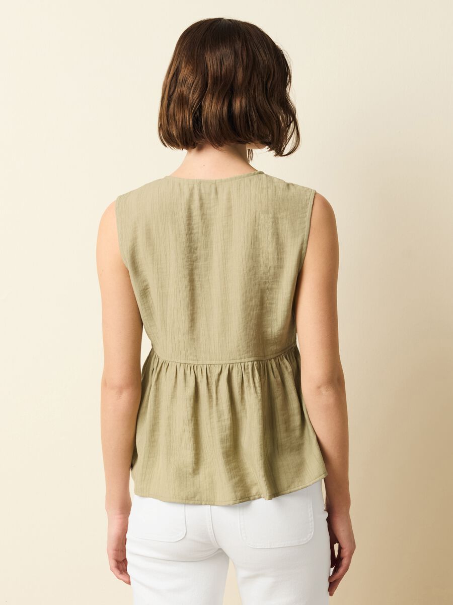 Blouse with V neck and laces_3