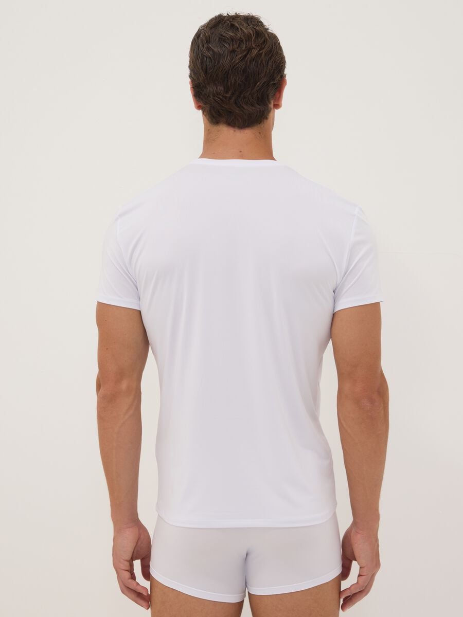 2-pack of white stretch microfibre regular-fit T-shirts_3