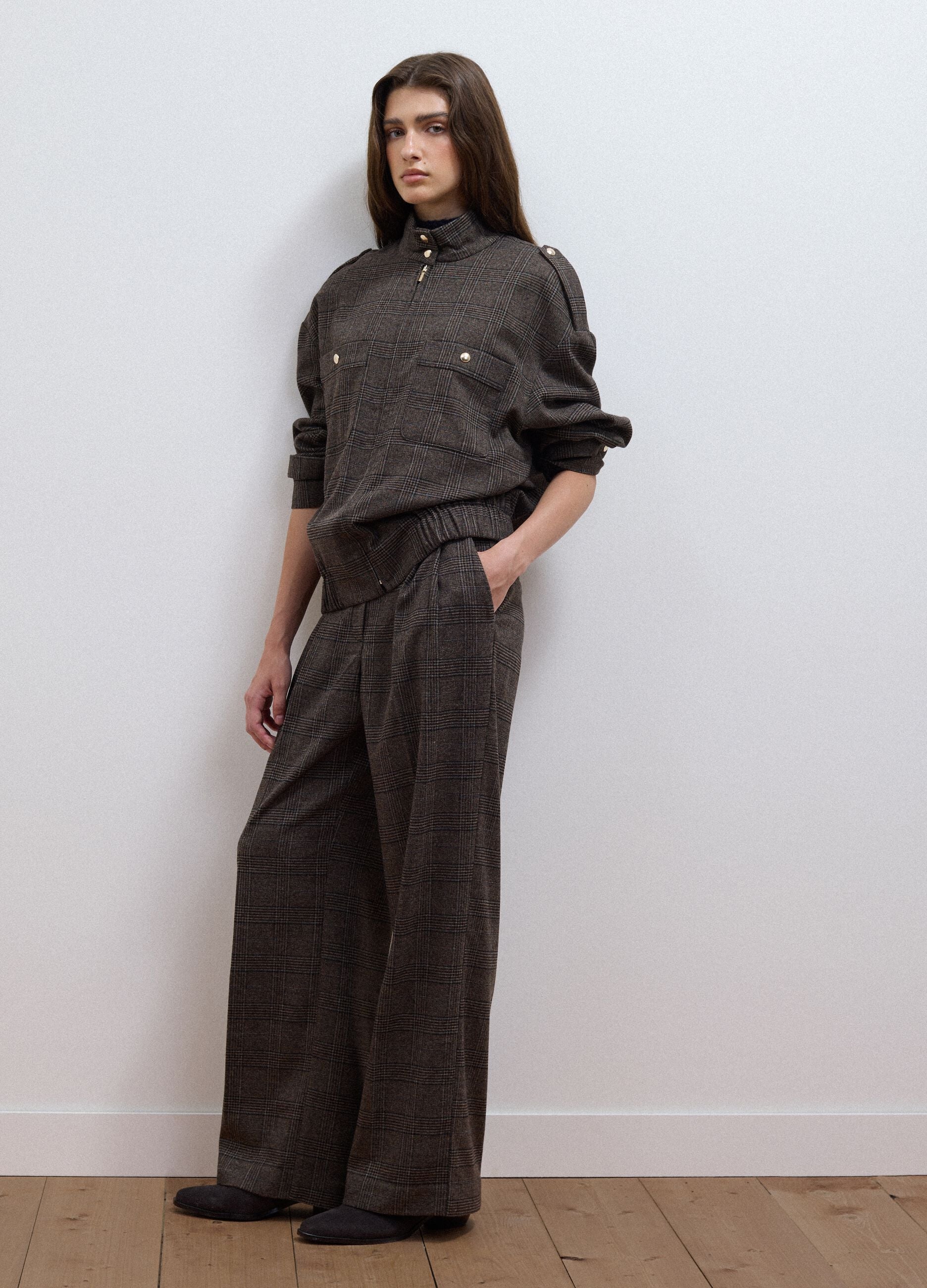 Shacket marrone in viscosa elasticizzata a quadri over fit