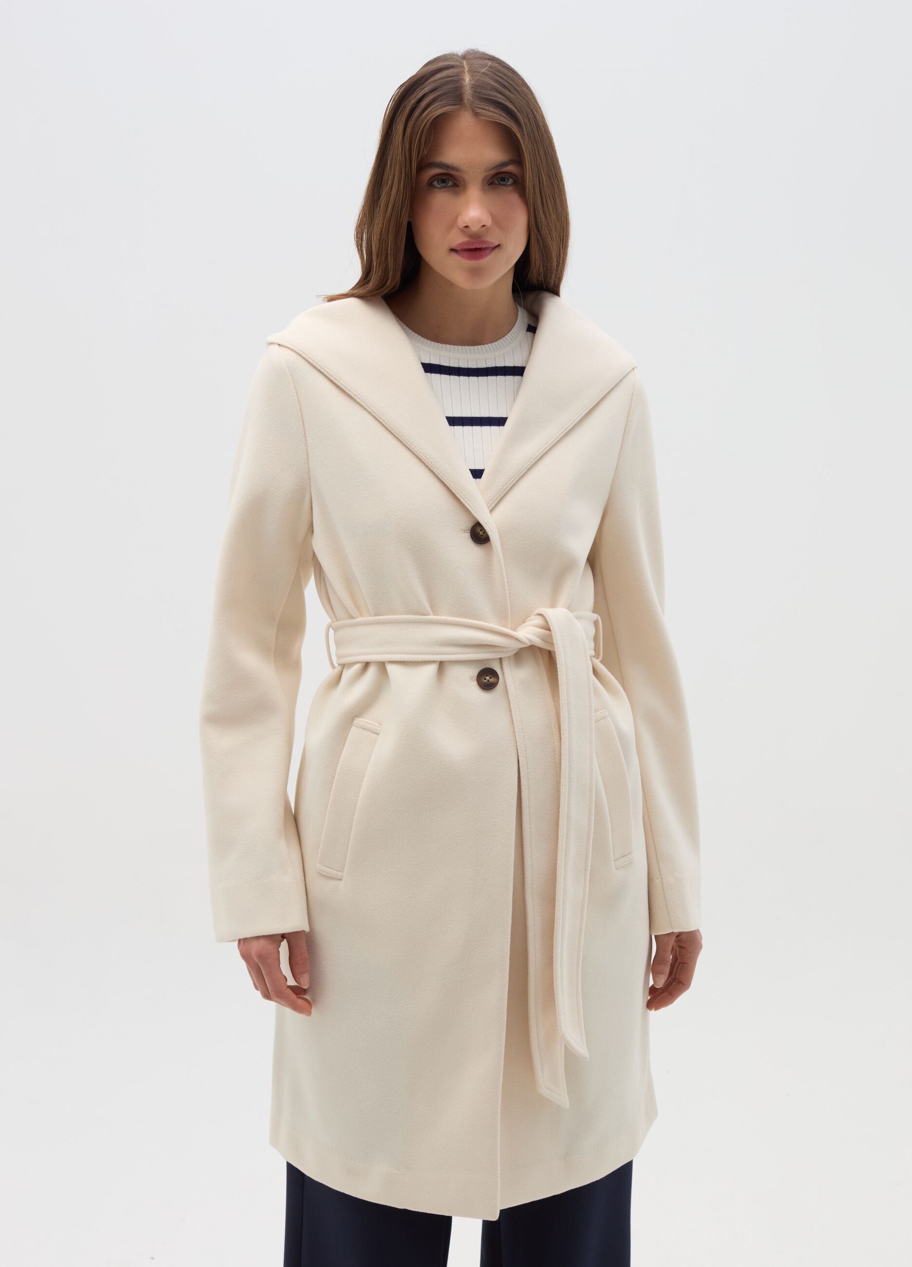 Coat in soft fabric with hood