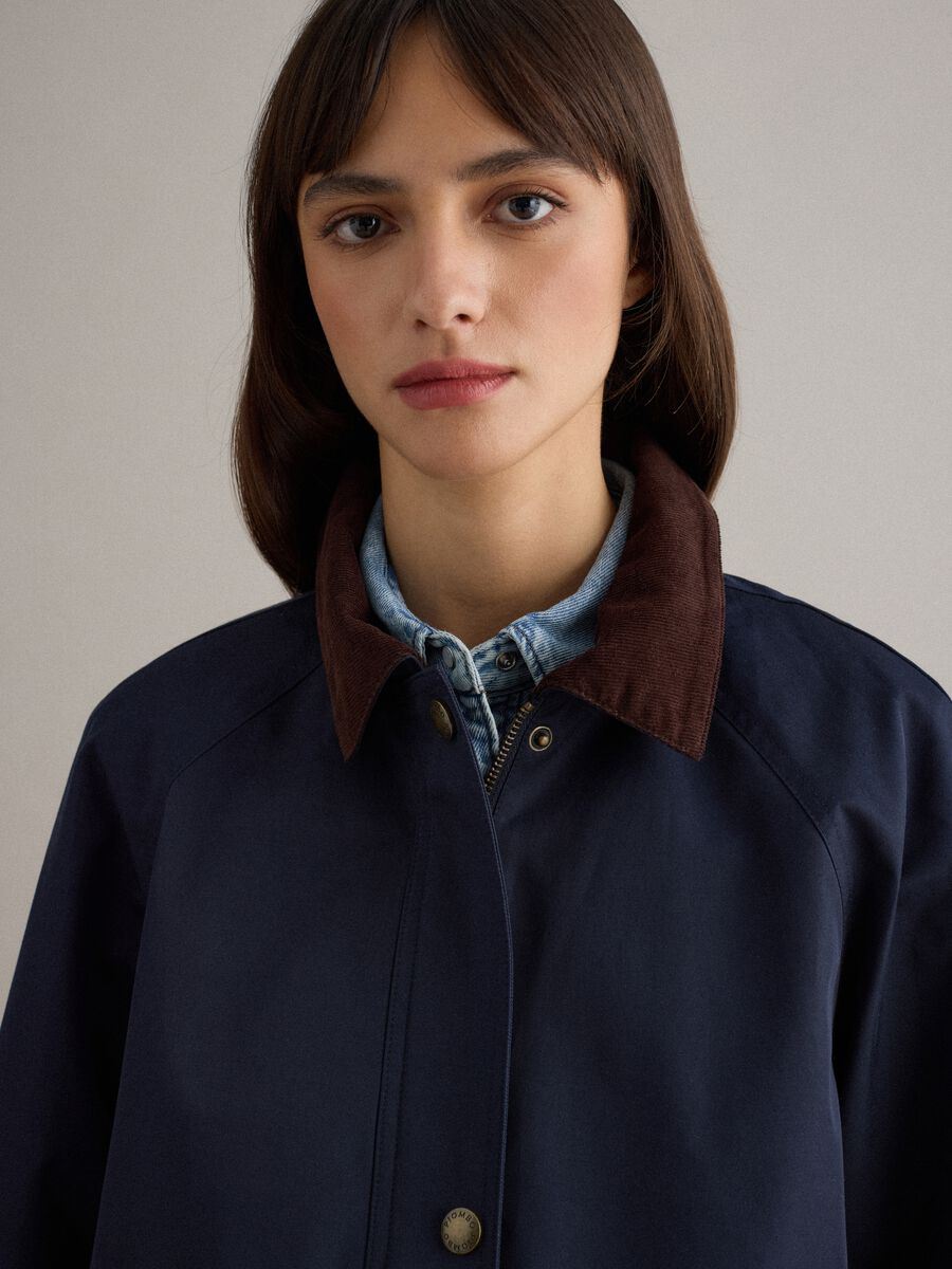 Giacca in misto cotone blu regular fit con colletto a contrasto_3